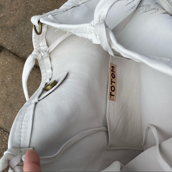 NWOT Totem Salvaged Koala Washed Leather Tote - Picture 4 of 5